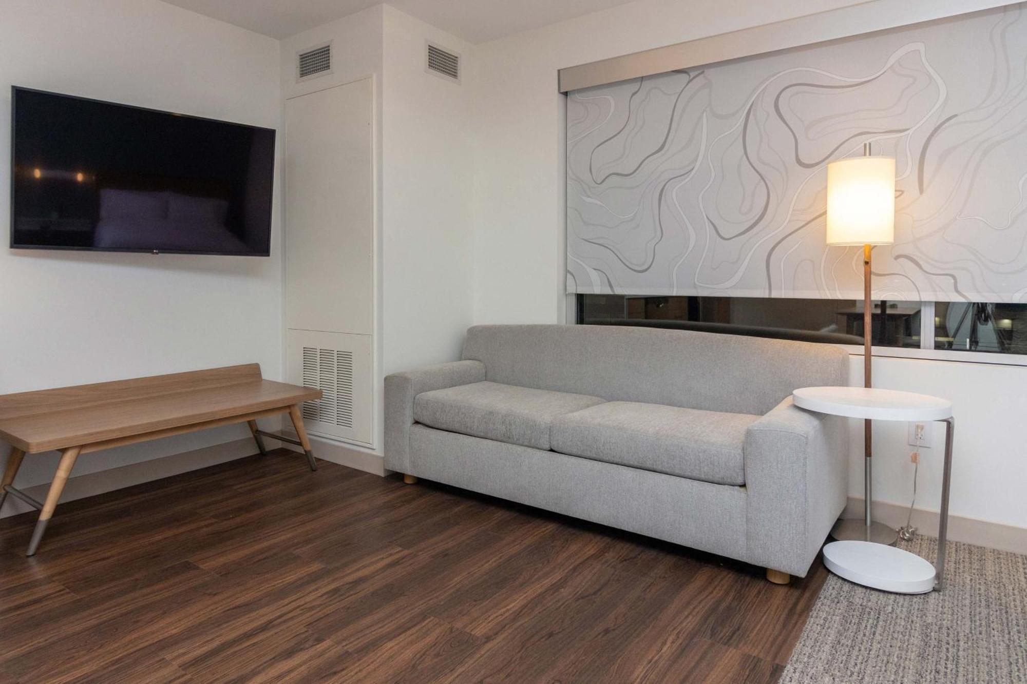 Отель Element St. Louis Midtown Экстерьер фото